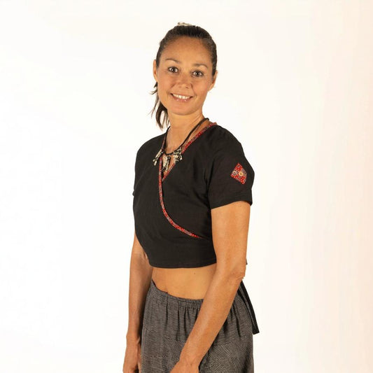 Black mudi crop top